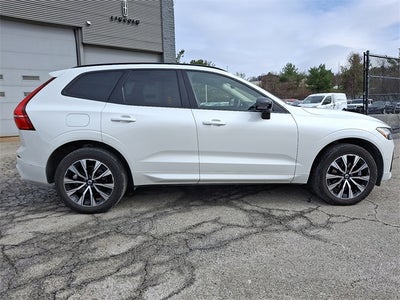 2023 Volvo XC60 B5 Plus Dark Theme