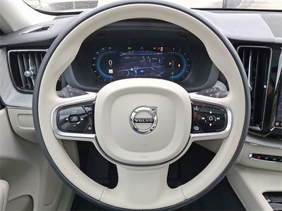 2025 Volvo XC60 B5 Plus