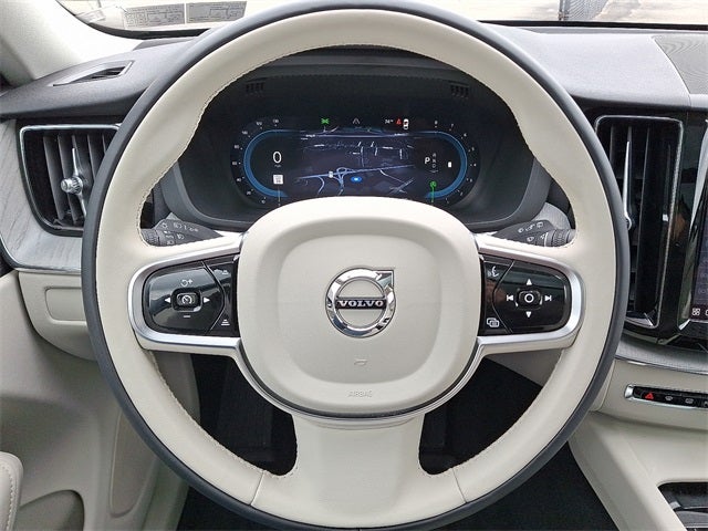 2025 Volvo XC60 B5 Plus