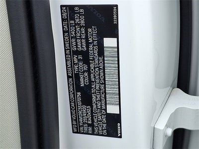 2025 Volvo XC60 B5 Plus