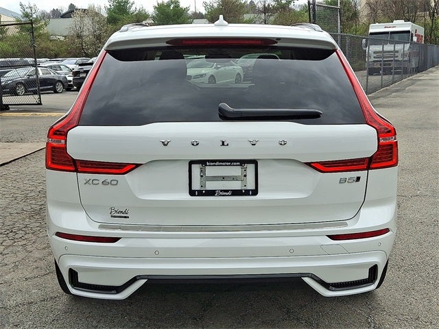 2025 Volvo XC60 B5 Plus