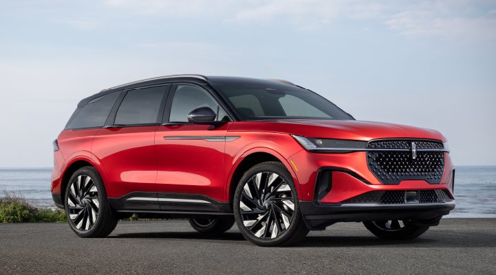 A 2024 Lincoln Nautilus® Reserve model is shown with the stylish available Jet Appearance Package. | Biondi Lincoln in Monroeville PA