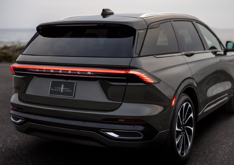 The rear of a 2024 Lincoln Black Label Nautilus® SUV displays full LED rear lighting. | Biondi Lincoln in Monroeville PA
