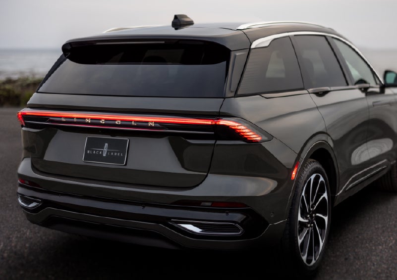 The rear of a 2025 Lincoln Black Label Nautilus® SUV displays full LED rear lighting. | Biondi Lincoln in Monroeville PA