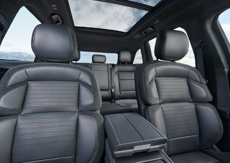 The spacious second row and available panoramic Vista Roof® is shown. | Biondi Lincoln in Monroeville PA