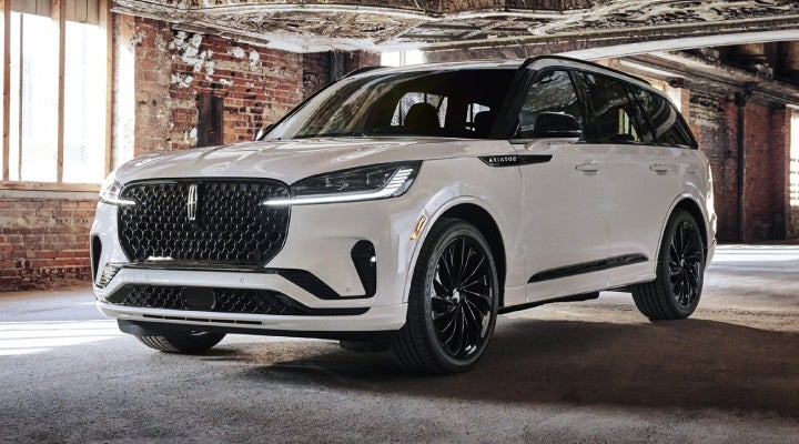 A 2026 Lincoln Aviator® SUV is shown with the available Jet Appearance Package. | Biondi Lincoln in Monroeville PA